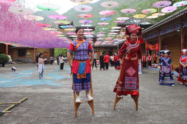 图为黎明乡开展特色文化旅游活动.JPG